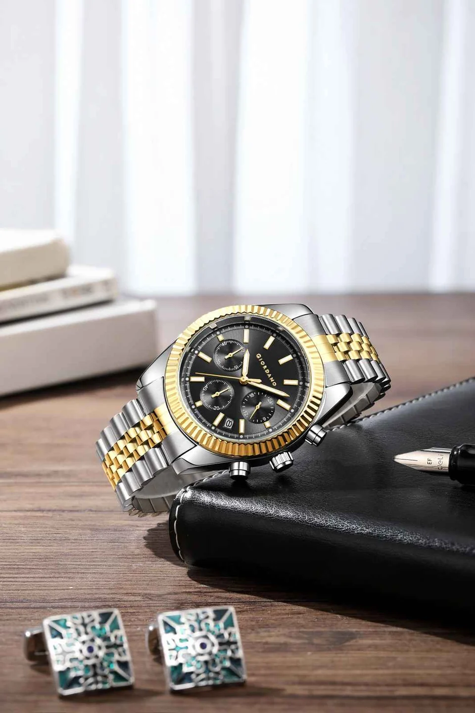 Giordano Chronograph Analog Watch for Men – Textured Bezel, Luminous Index Markers, Stainless Steel Strap & Date Display