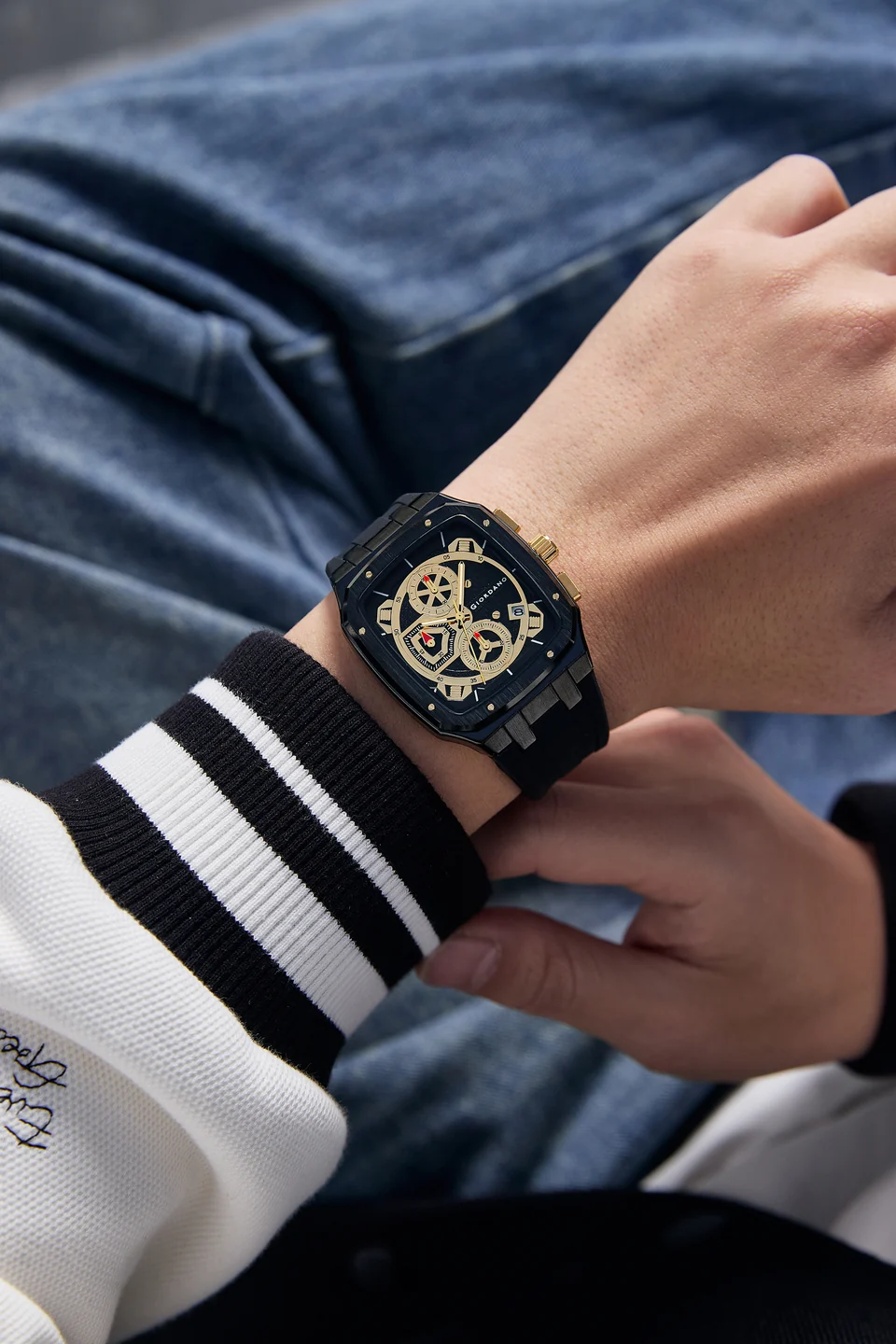 Giordano Analog Watch for Men with Chronograph Subdials, Black Square Case, Date Display, Quartz Movement, Black Silicone Strap