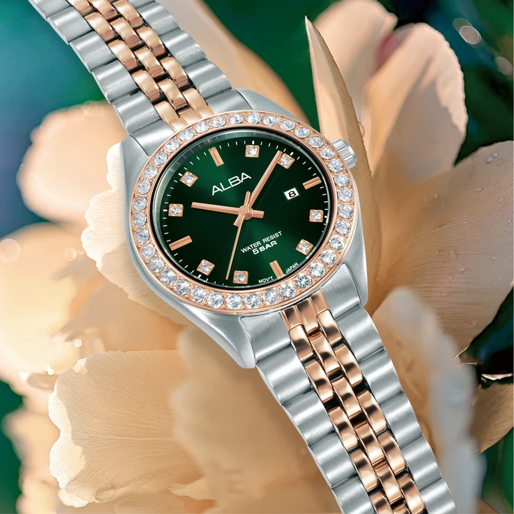 Crystal Bezel With Green Dial Women's Quartz Watch